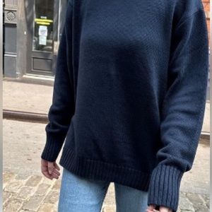 NWT brandy Melville’s brianna sweater navy blue